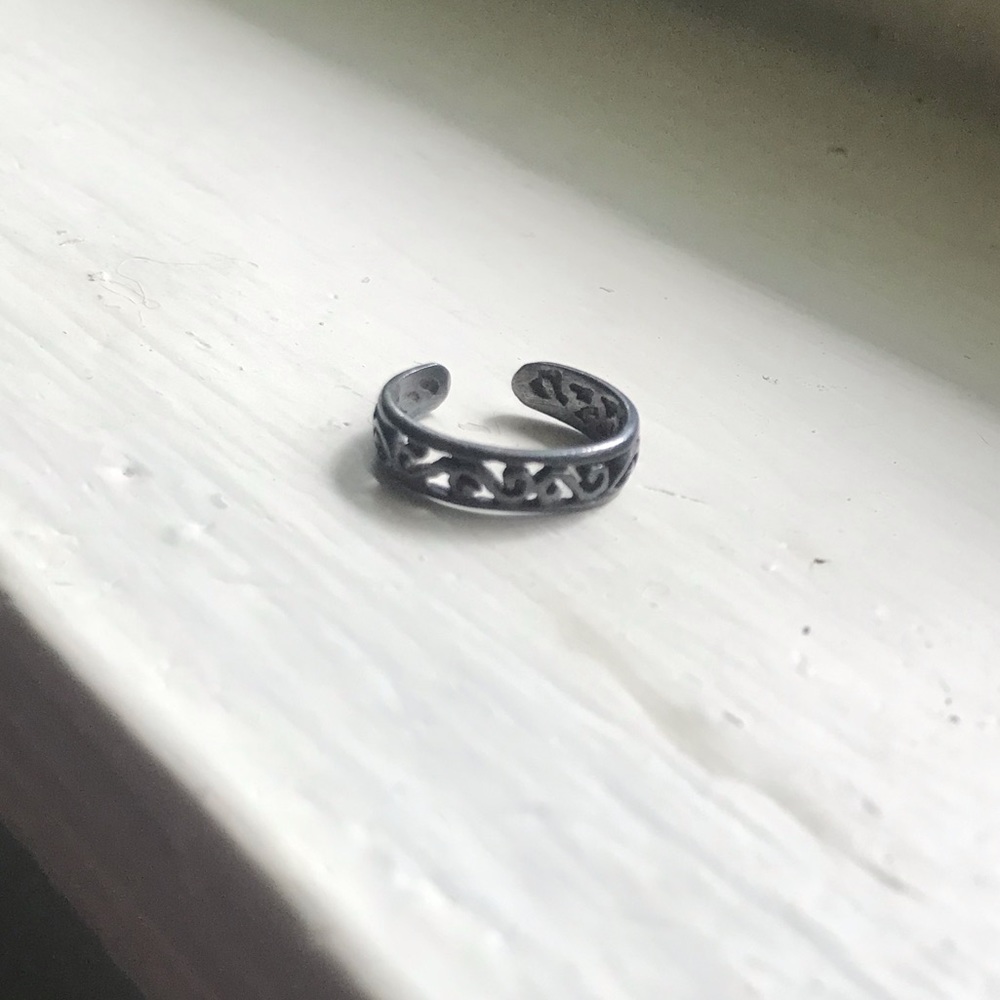fun toe ring!!